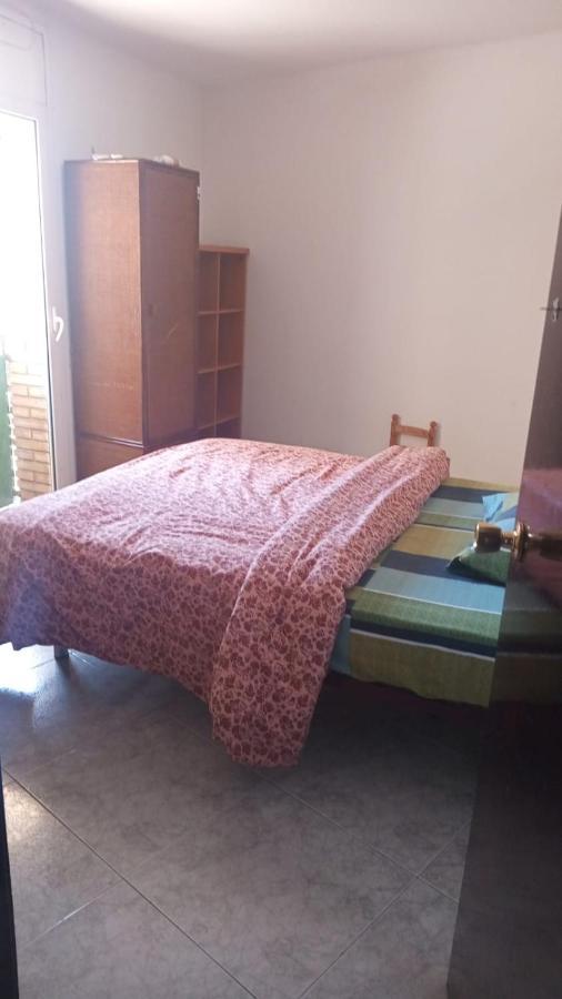 Sunny Room In A Shared Apartment In Rubí Екстериор снимка